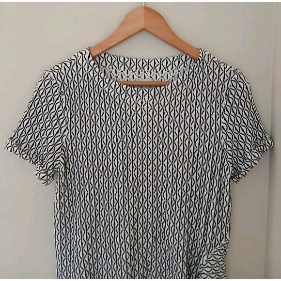 Nic+Zoe Moving Lines S/S Top Size Small Black White Ruched Work Artsy Crinkle - Picture 2 of 10